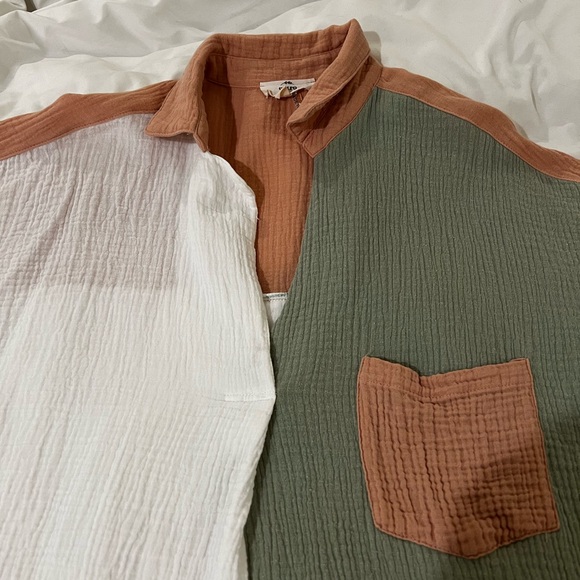 Block Color Shirt - Picture 2 of 7